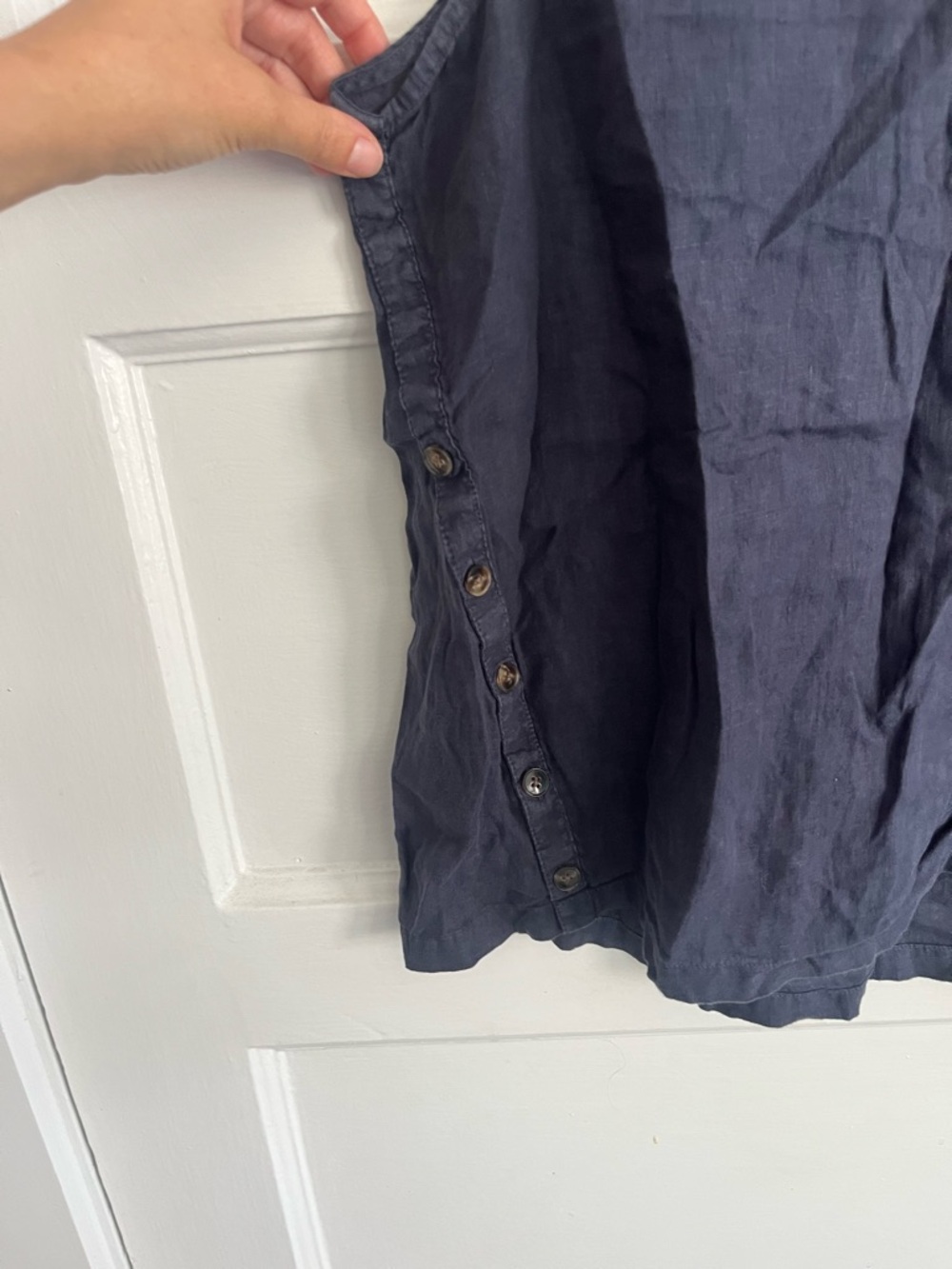 Navy blue linen button-up top with side buttons, RACHEL ROY - Picture 3 of 4